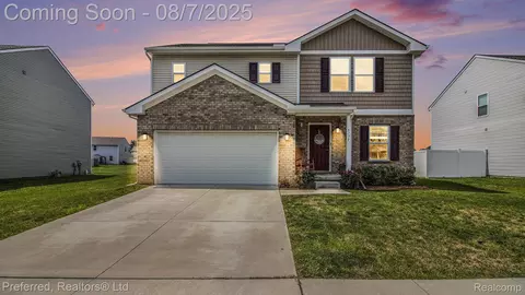8779 E Park Ridge Cir, Newport, MI 48166
