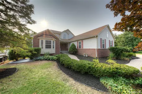 4269 Warrington Dr, Wixom, MI 48393
