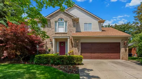 1514 Pembroke Dr, Rochester Hills, MI 48307
