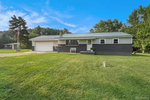 5195 Merwin Rd, Lapeer, MI 48446