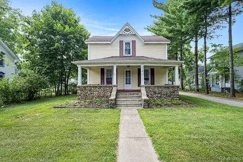 513 N Bridge St, Linden, MI 48451