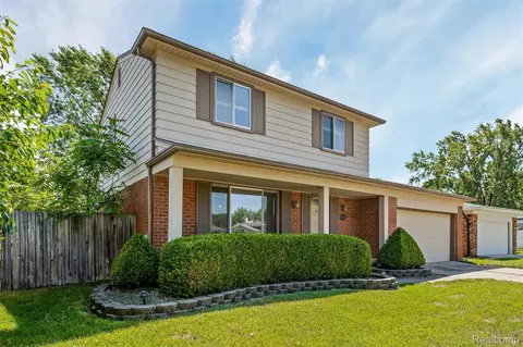 2882 Samuel Dr, Troy, MI 48083