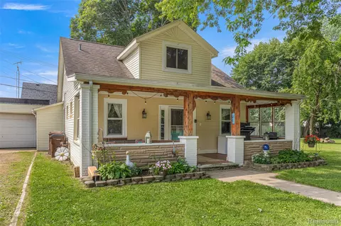6098 Pointe Aux Peaux, Newport, MI 48166