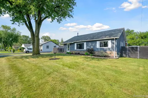 16384 Jackson St, Taylor, MI 48180