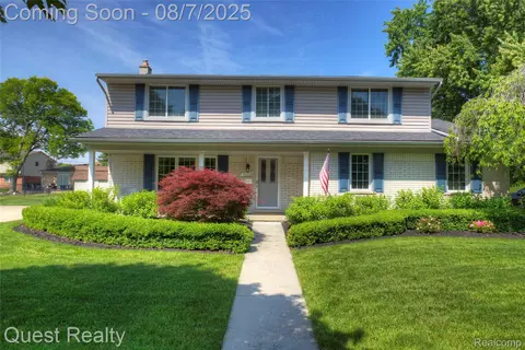 16263 Fairway St, Livonia, MI 48154