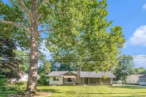 437 E Main St, Vernon, MI 48476