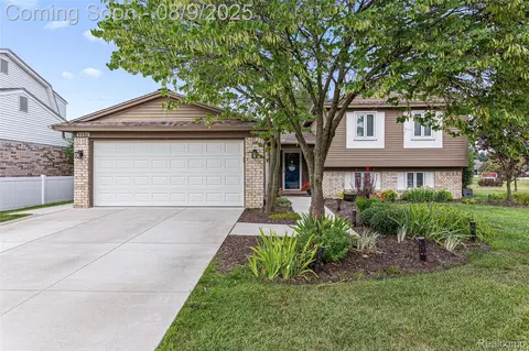 42579 Collingham Ct, Canton, MI 48187