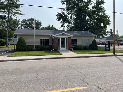 2543 S Sherman Rd, Applegate, MI 48401