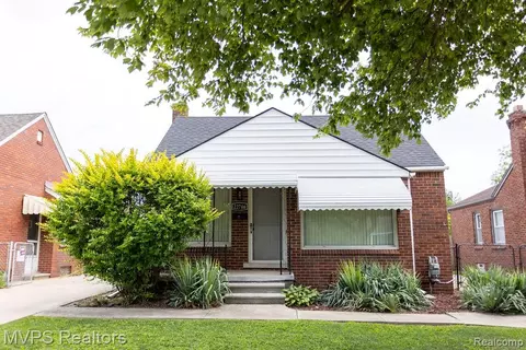 22746 David Ave, Eastpointe, MI 48021