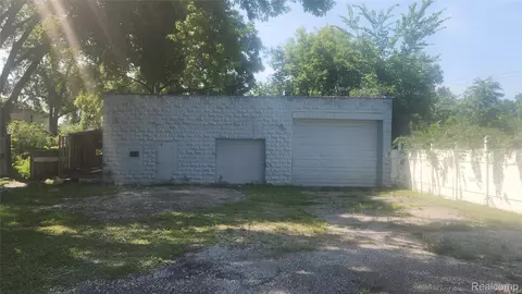 356 Auburn Ave, Pontiac, MI 48342