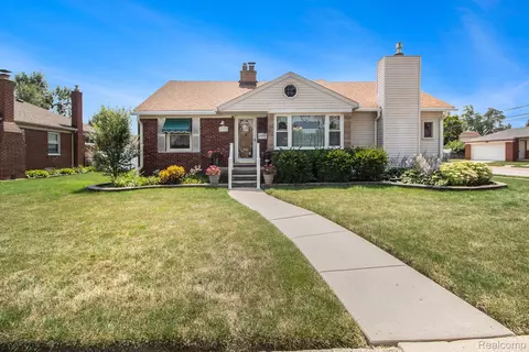995 Liberty Ave, Lincoln Park, MI 48146