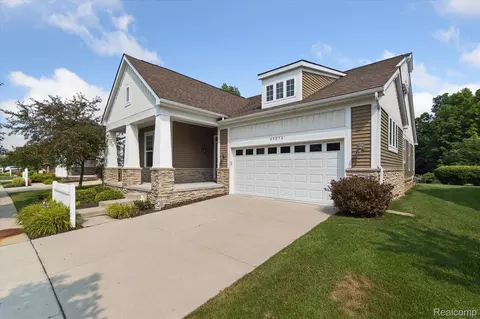 49276 Garden Ln, Canton, MI 48188