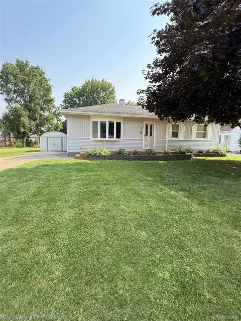 2374 Lee Ave, Shelby Township, MI 48317