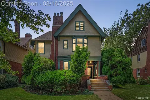 1059 Seminole St, Detroit, MI 48214