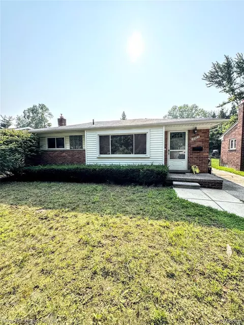 18663 Lexington, Redford, MI 48240