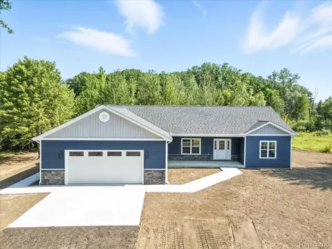 9711 Crawford, Columbus, MI 48063