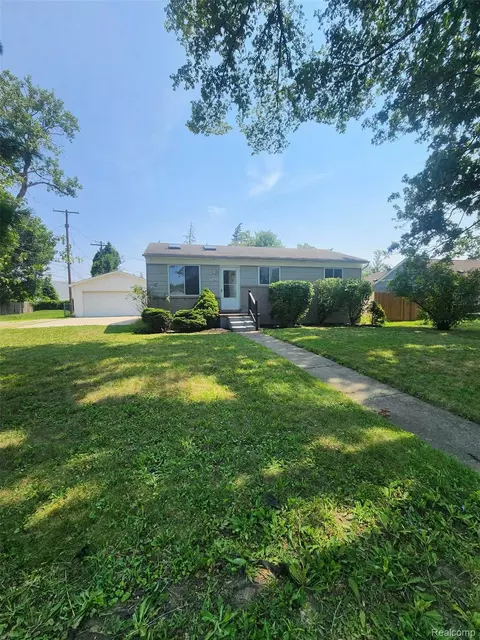23624 Wagner Ave, Warren, MI 48089