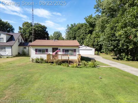 3622 Norman Rd, Lakeport, MI 48059
