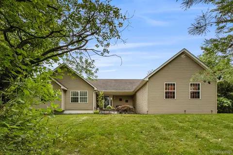 5116 Forrest Vw, Independence, MI 48346