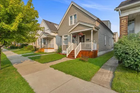 2700 Trowbridge St, Hamtramck, MI 48212