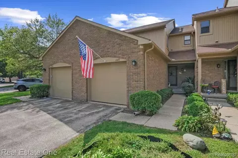 645 Tennyson Tennyson #124, Rochester Hills, MI 48307