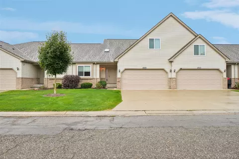 32004 Mitchell St, Grand Blanc, MI 48439