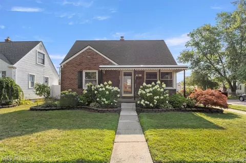 14771 Burns St, Southgate, MI 48195