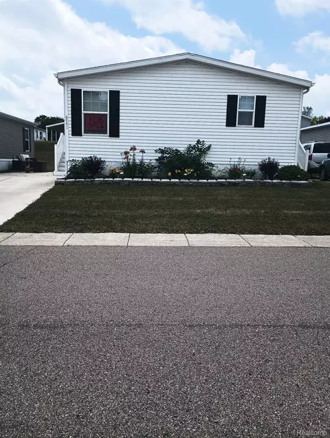 6771 Jr Dr, Kalamazoo, MI 49009