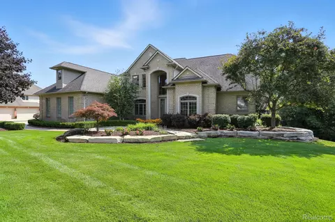 815 Pinery Blvd, Orion, MI 48362