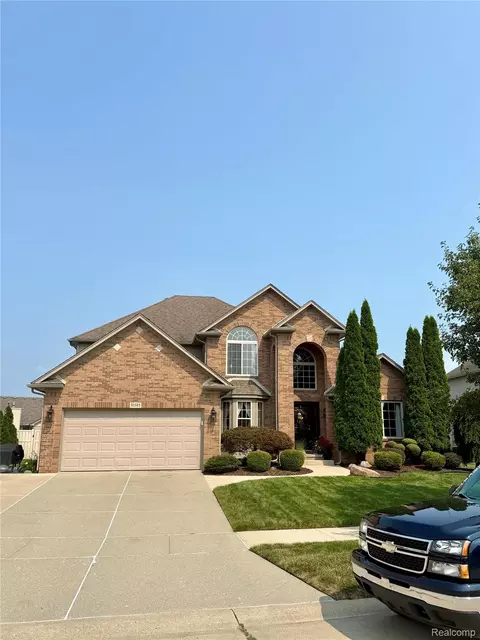 31505 Daisy Ct, Rockwood, MI 48173