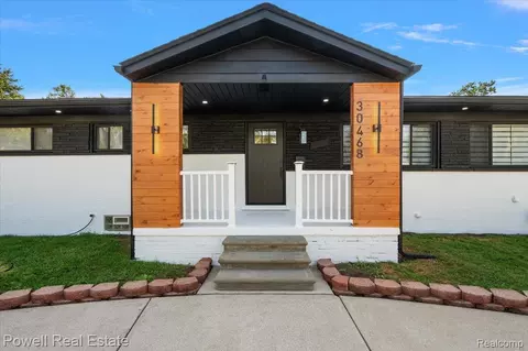 30468 Fairfax St, Southfield, MI 48076