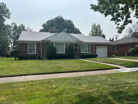 19732 W Kings Ct W 19732 W Kings Ct, Grosse Pointe Farms, MI 48236