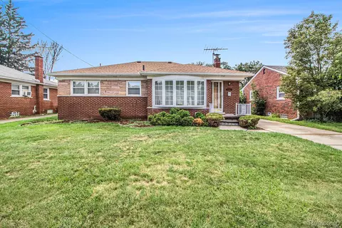 9137 San Jose, Redford, MI 48239