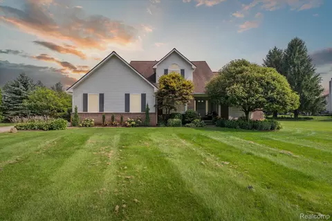 133 Zeer Blvd, Brandon, MI 48348