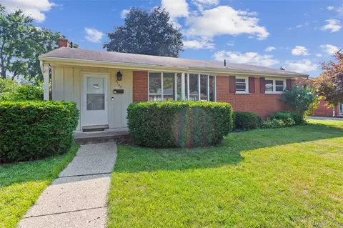 3195 Treadwell St, Wayne, MI 48184
