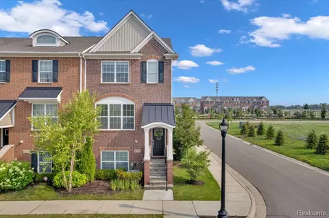 47702 Leland Dr #64, Northville, MI 48168
