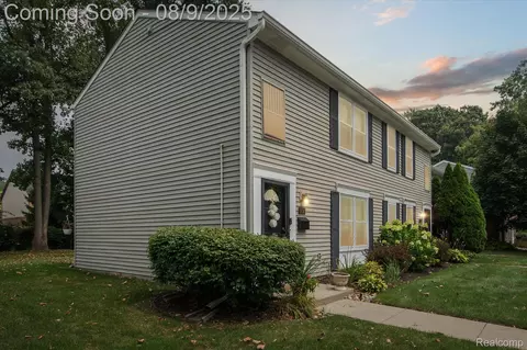 1614 Orchard Dr, Canton, MI 48188