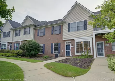 1110 Rial Lake Dr, Howell, MI 48843