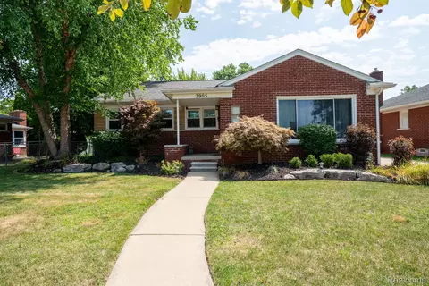 2905 Bridge St, Trenton, MI 48183