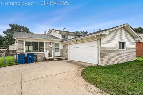 6576 Geronimo St, Westland, MI 48185