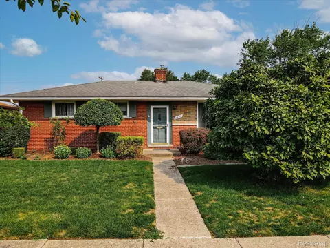 8949 Shannon Dr, Sterling Heights, MI 48314