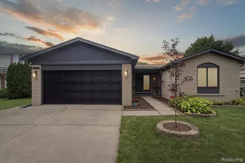 39659 Durand Dr, Sterling Heights, MI 48310