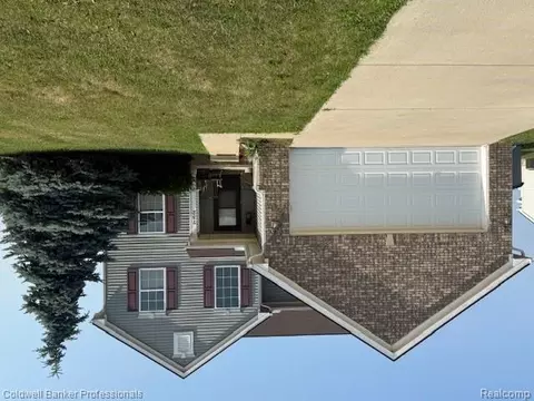 732 Sommersby St, Dundee, MI 48131