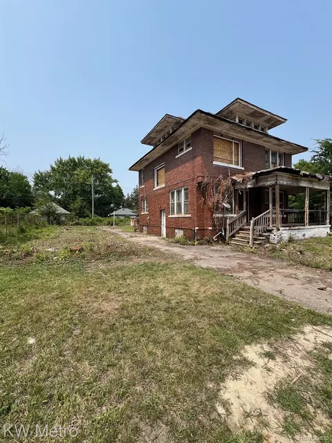 79 Tennyson St, Highland Park, MI 48203