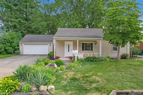 30821 Bock St, Garden City, MI 48135