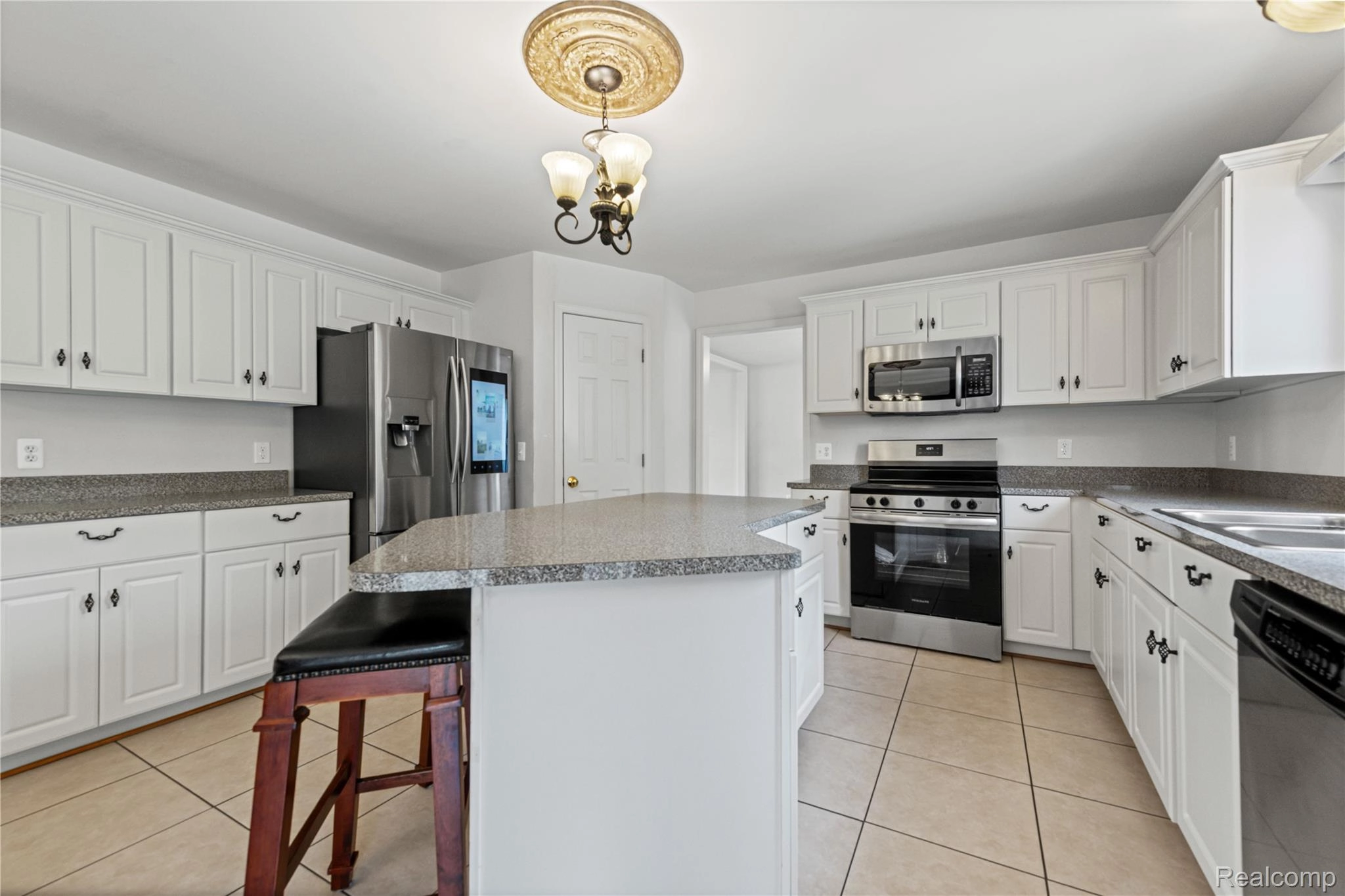 せら2 35839 Bella Sera Dr, Sterling Heights, MI 48312 | MLS