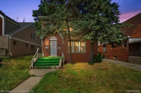 15103 Strathmoor St, Detroit, MI 48227