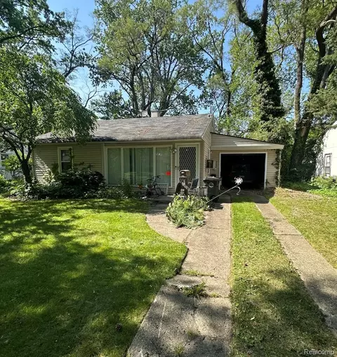 10620 Saratoga St, Oak Park, MI 48237