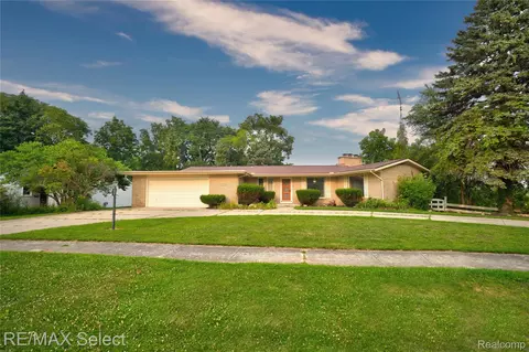 1919 Cambridge Ave, Flint, MI 48503