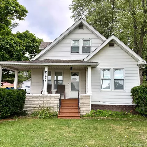 2334 Russell St, Grand Blanc, MI 48439